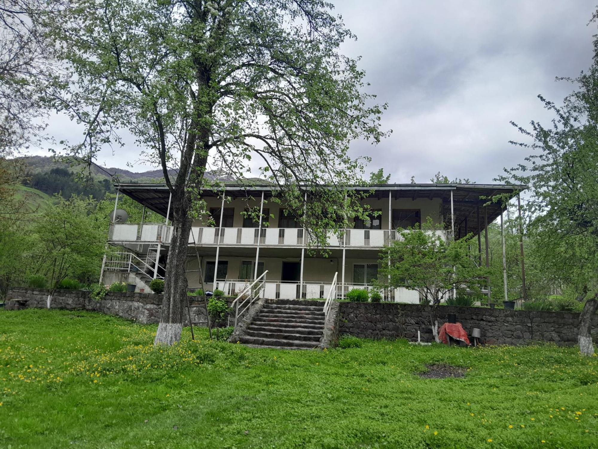 Mti House Otel Kvesheti Dış mekan fotoğraf